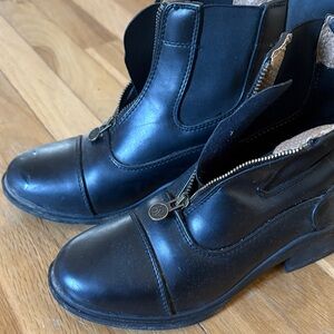 “Ovation” black paddock boots